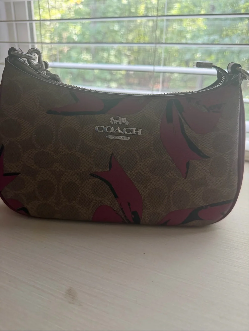 Coach bow Signature Small Shoulder Bag in Brown and Red